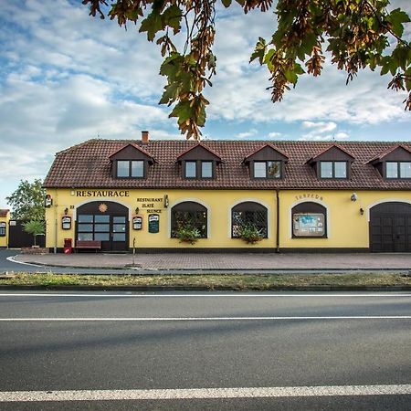 Penzion Zlate Slunce Chocenice Zewnętrze zdjęcie